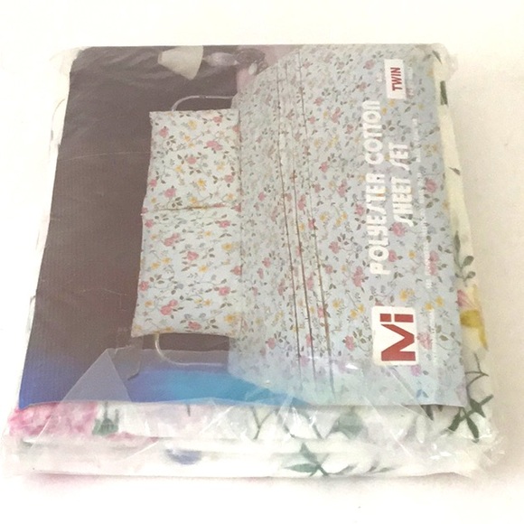 McCarthy, Floral Cotton/Polyester Twin Sheet Set. Made in Pakistan Country Retro - Picture 5 of 8